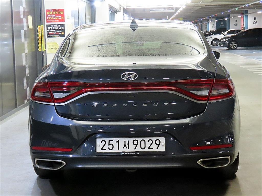 HYUNDAI Grandeur - Vista 5