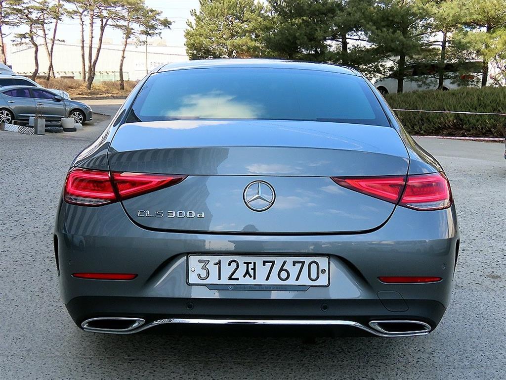 Mercedes Benz CLS Class - Vista 4