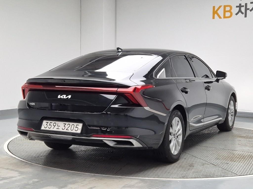 KIA K8 - Vista 3