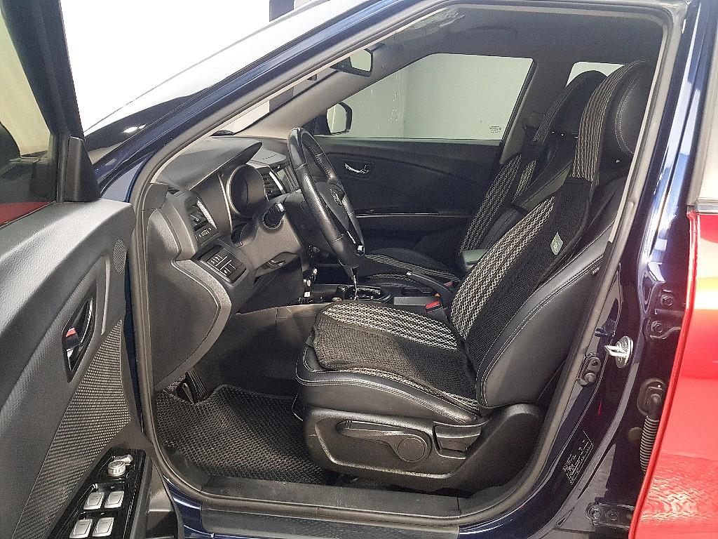 Ssangyong Tivoli - Vista 8