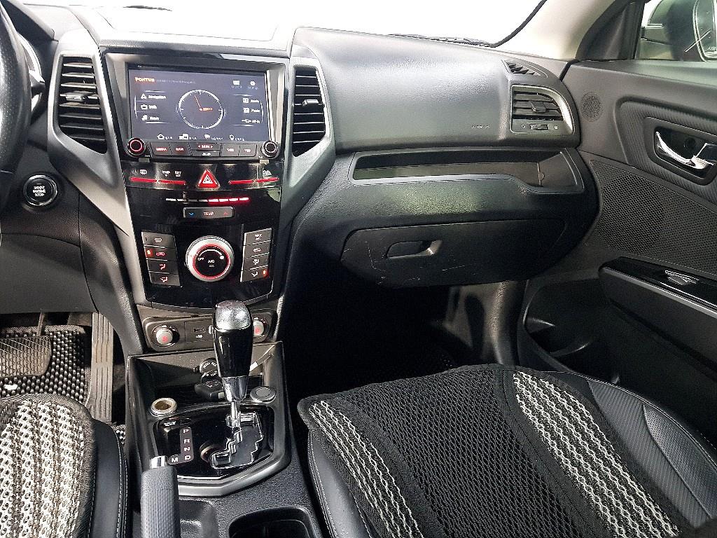 Ssangyong Tivoli - Vista 10