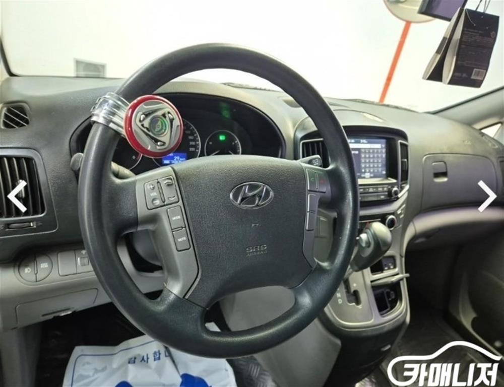 HYUNDAI Starex - Vista 9