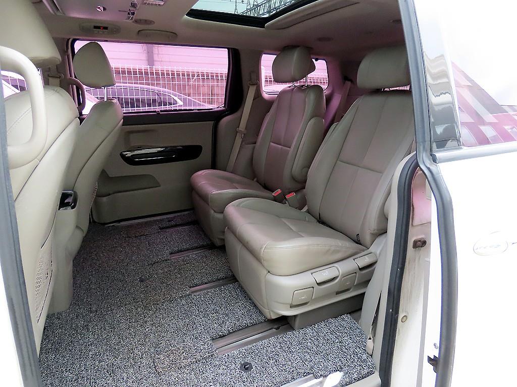 KIA Carnival - Vista 6
