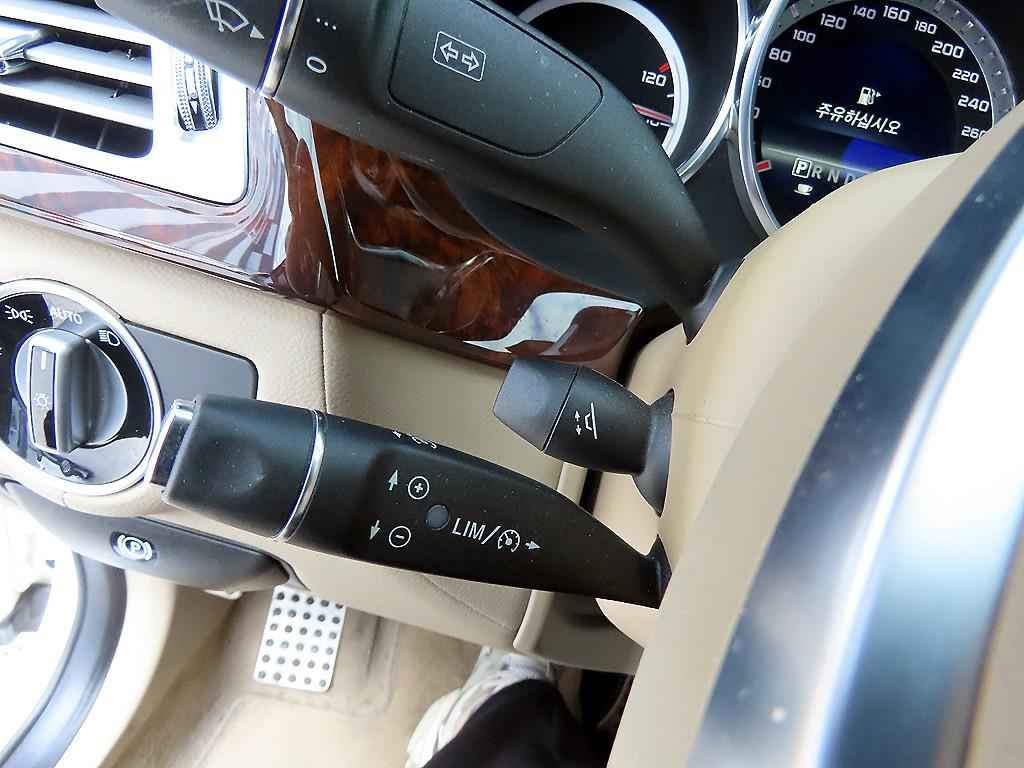 Mercedes Benz CLS Class - Vista 12