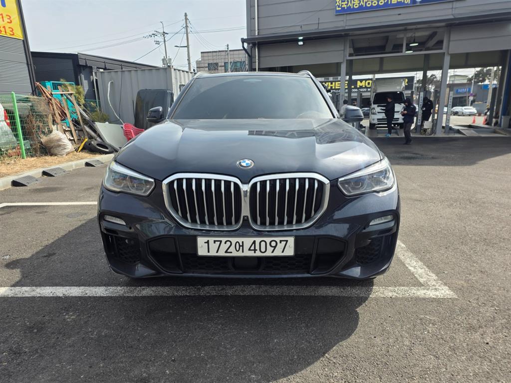 BMW X5 2020 Negro - Importación desde Corea - HF Imports Iquique - Foto 1