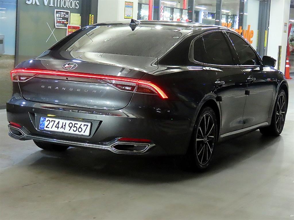 HYUNDAI Grandeur - Vista 4