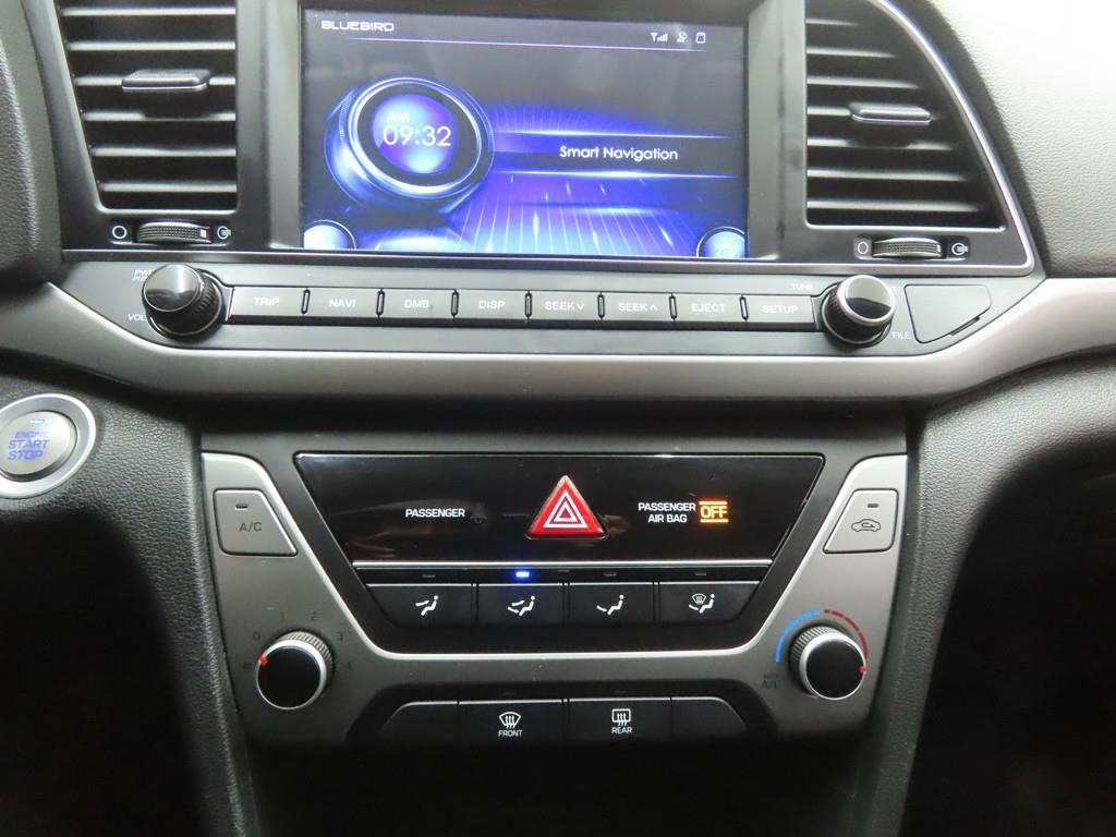 HYUNDAI Avante - Vista 12