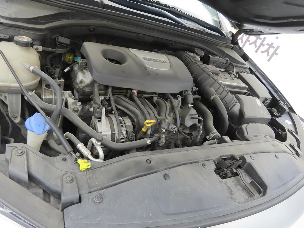 HYUNDAI Avante 2018 Negro - Importación desde Corea - HF Imports Iquique - Foto 19