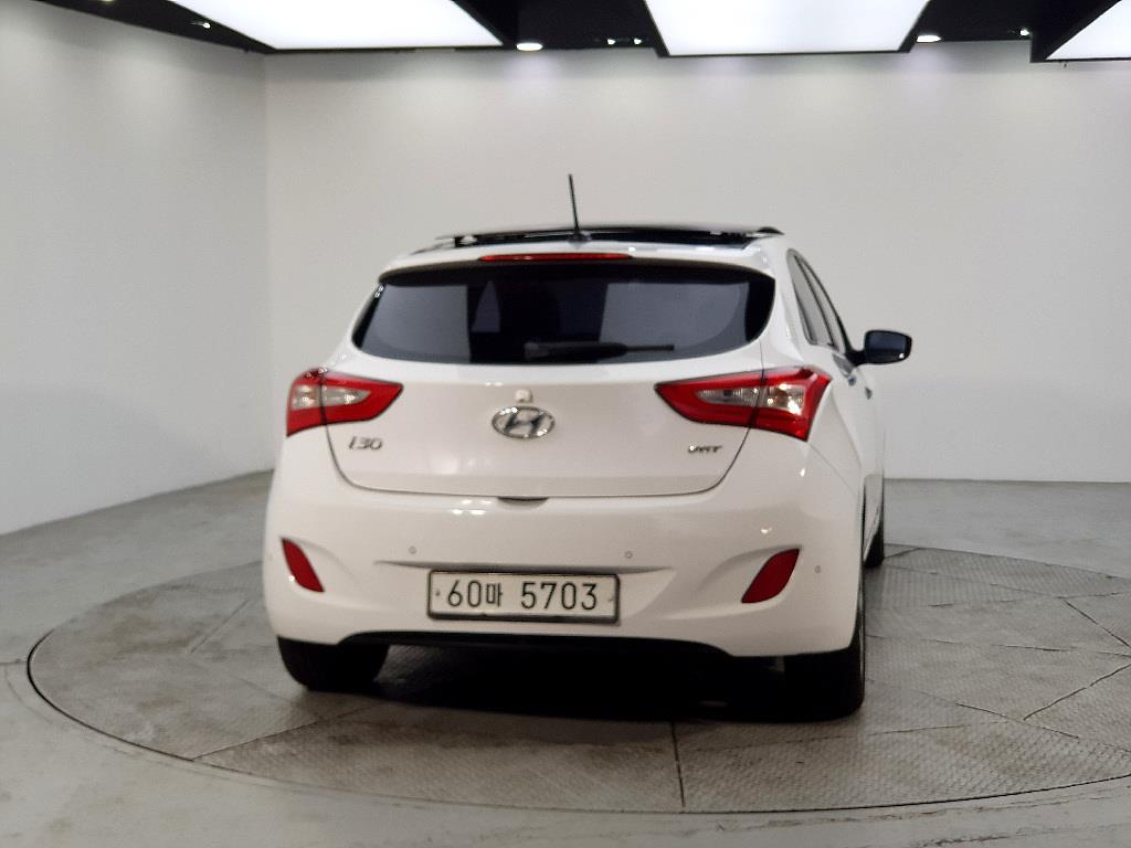 HYUNDAI i30 - Vista 3