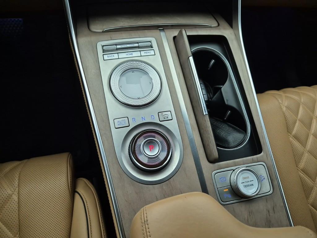 Genesis GV80 - Vista 8