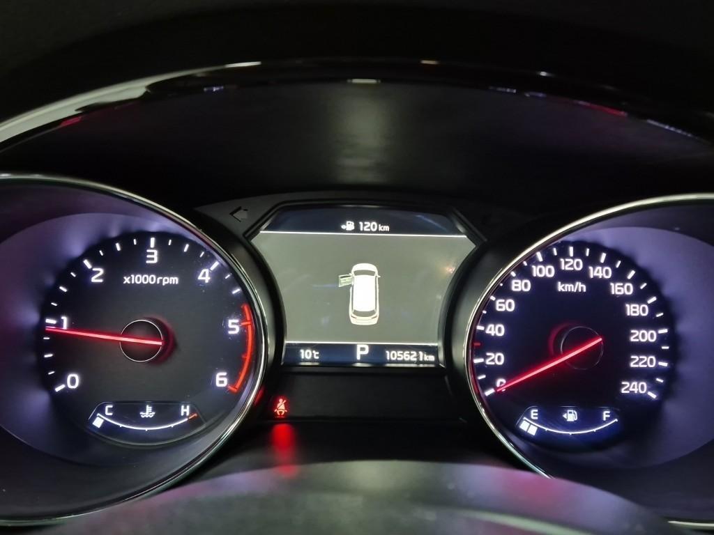 KIA Carnival - Vista 6