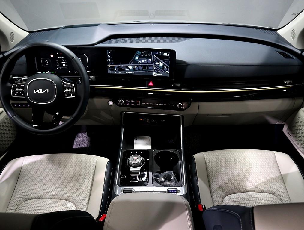 KIA Carnival - Vista 5