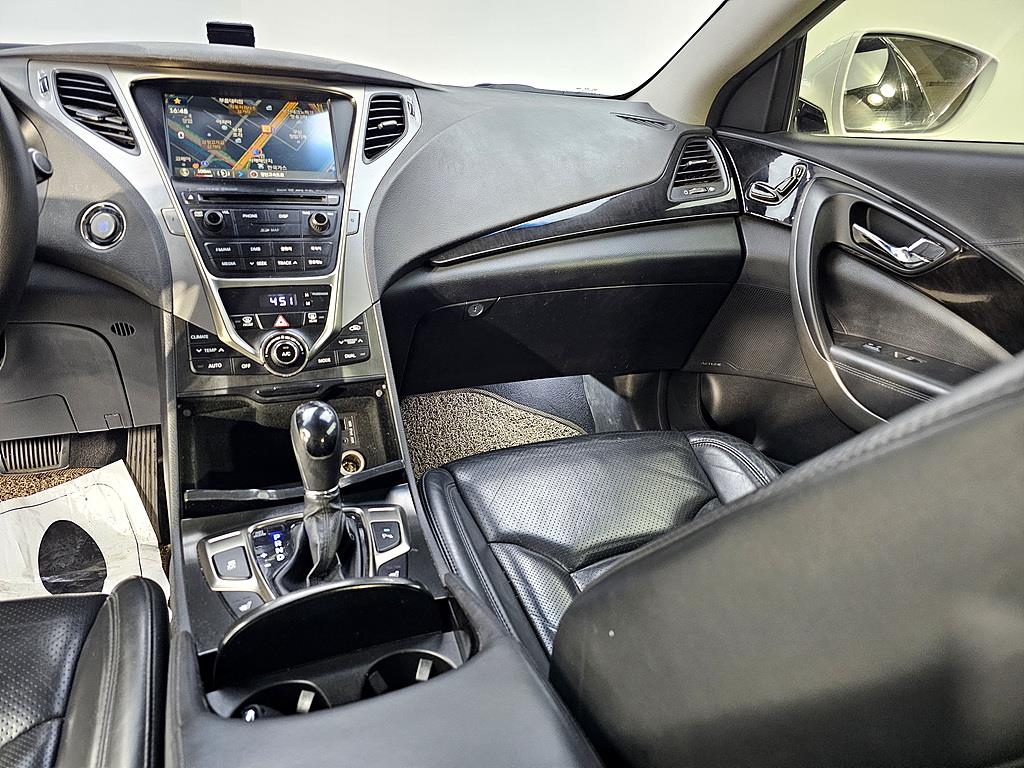 HYUNDAI Grandeur - Vista 10