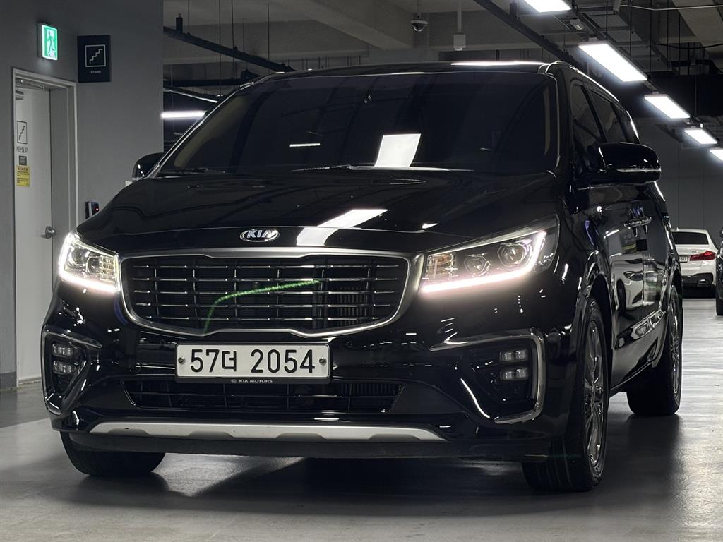 KIA Carnival 2019 Negro - Importación desde Corea - HF Imports Iquique - Foto 1