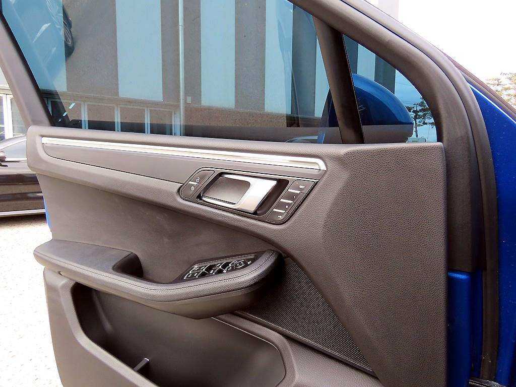 Porsche Macan - Vista 12