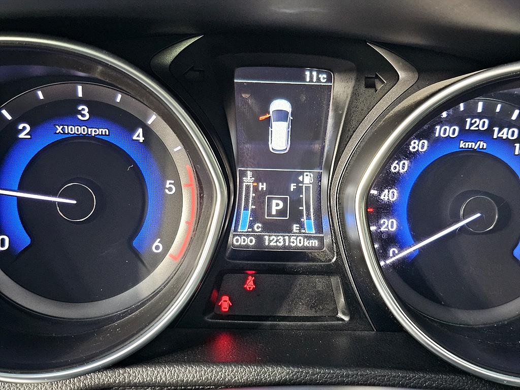 HYUNDAI i30 - Vista 7