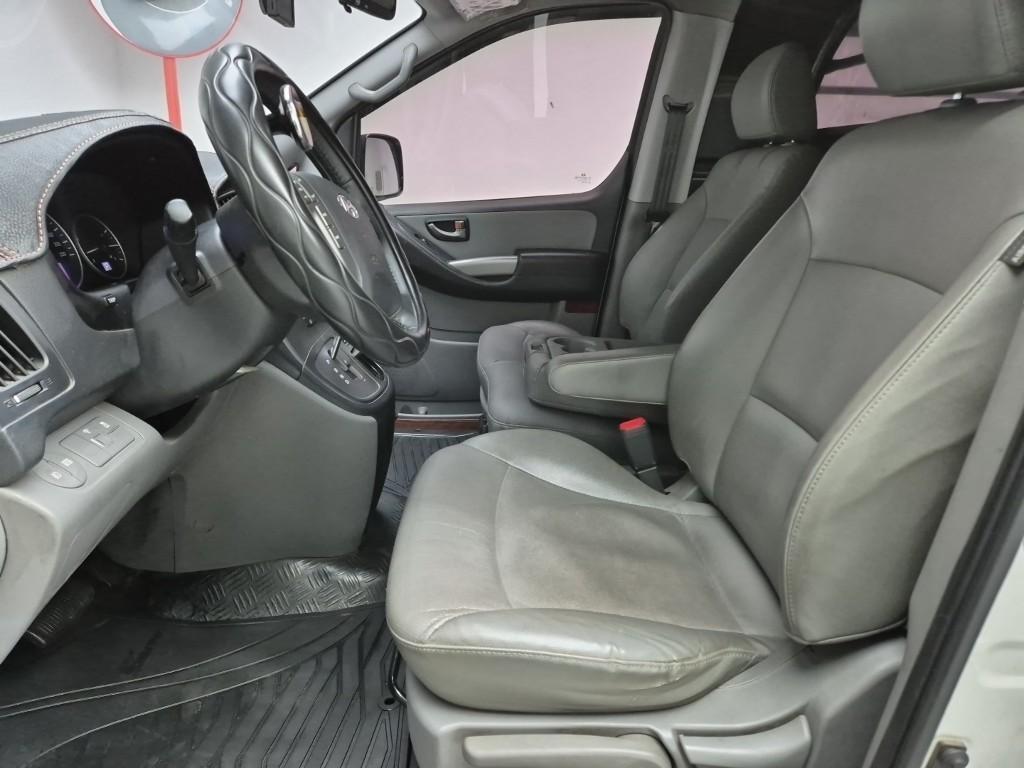 HYUNDAI Starex - Vista 11