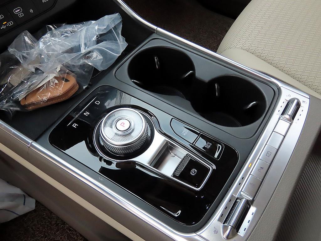 KIA Carnival - Vista 11