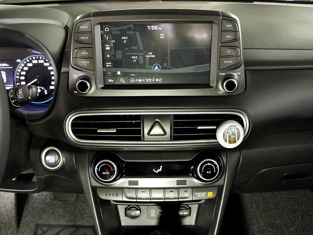 HYUNDAI Kona - Vista 12