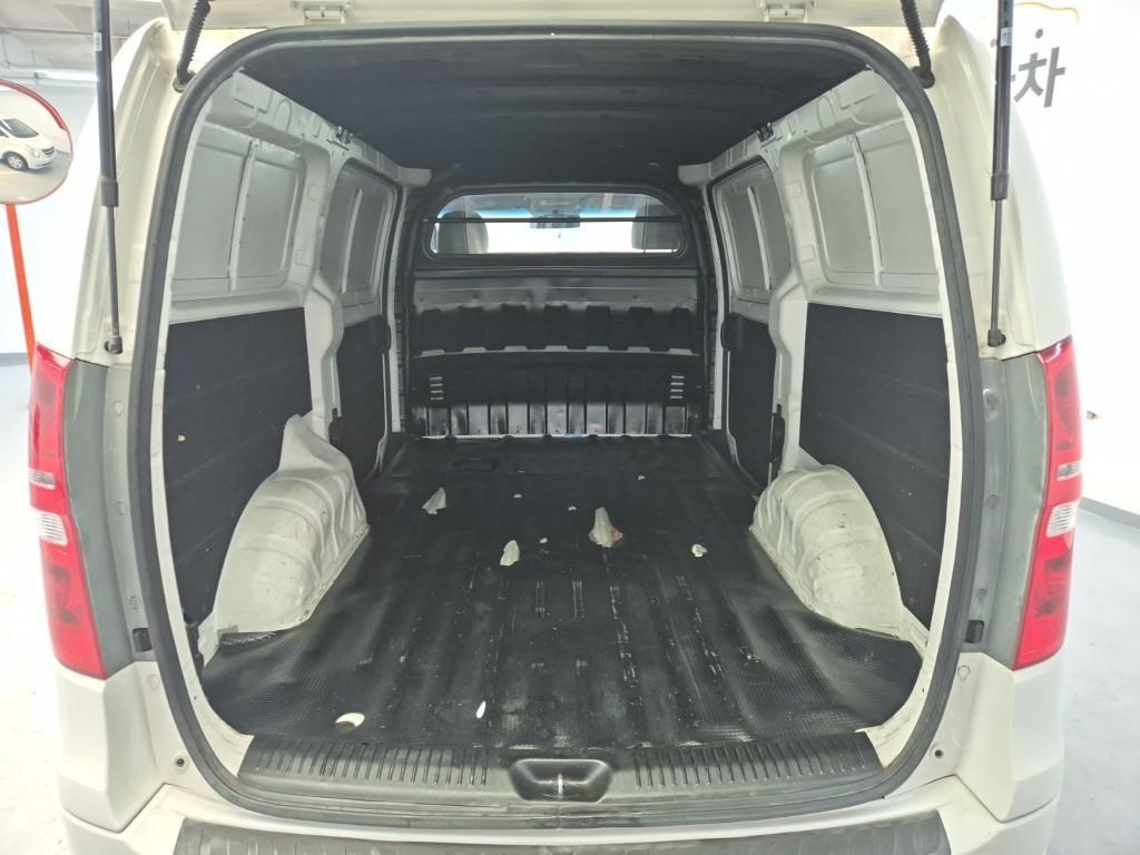 HYUNDAI Starex 2016 Blanco - Importación desde Corea - HF Imports Iquique - Foto 17