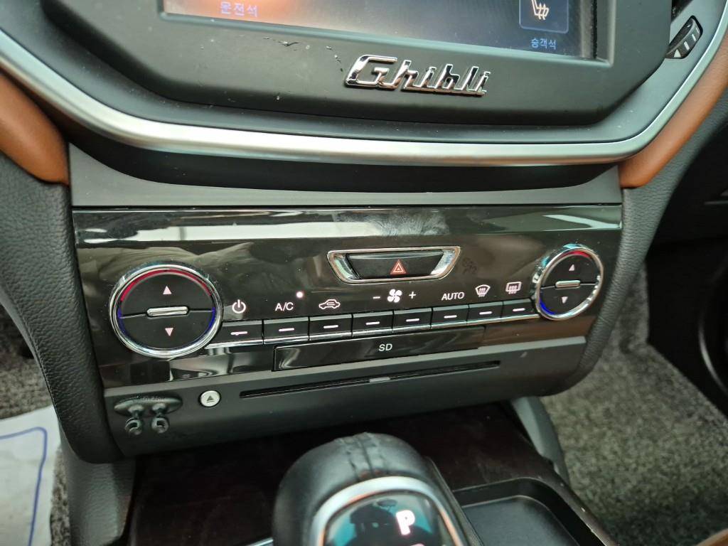 Maserati Ghibli - Vista 10