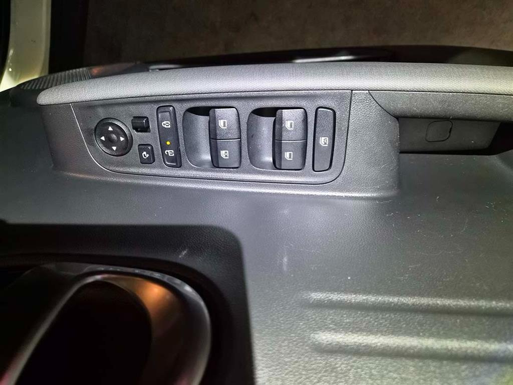 HYUNDAI Casper - Vista 12