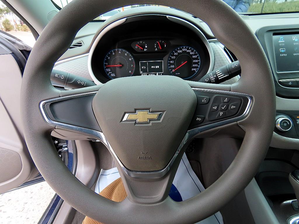 Chevrolet Malibu - Vista 8