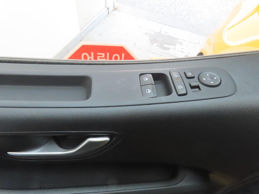 HYUNDAI Staria - Vista 10