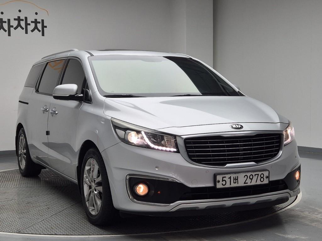 KIA Carnival - Vista 4