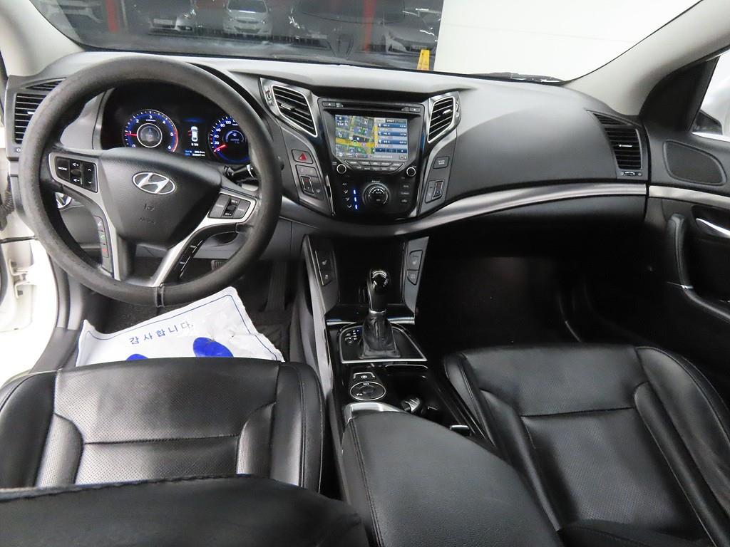 HYUNDAI i40 - Vista 5