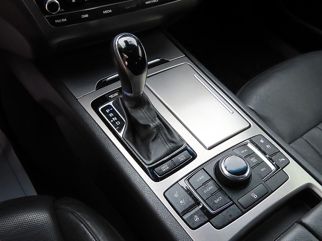 HYUNDAI Genesis - Vista 11