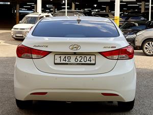 HYUNDAI Avante - Vista 6