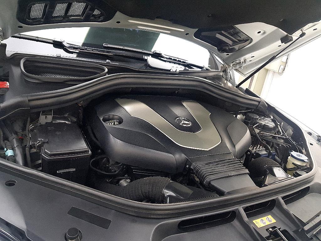 Mercedes Benz GLE Class - Vista 6