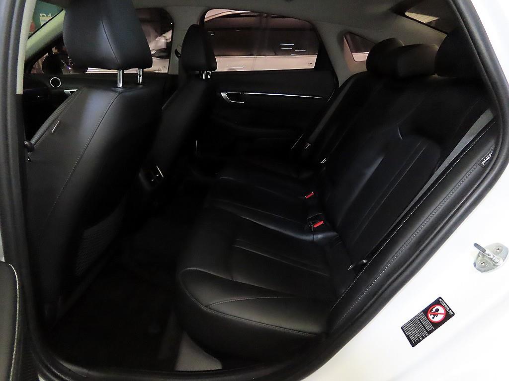 HYUNDAI Sonata - Vista 7