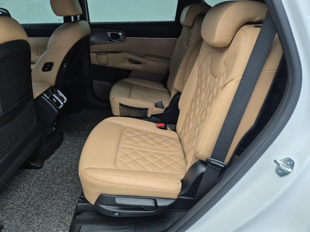 KIA Sorento - Vista 12
