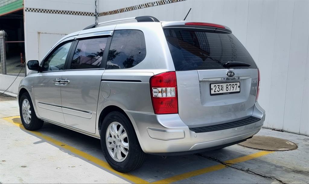 KIA Carnival - Vista 4