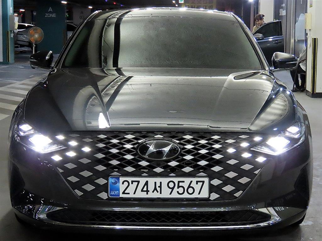 HYUNDAI Grandeur - Vista 2