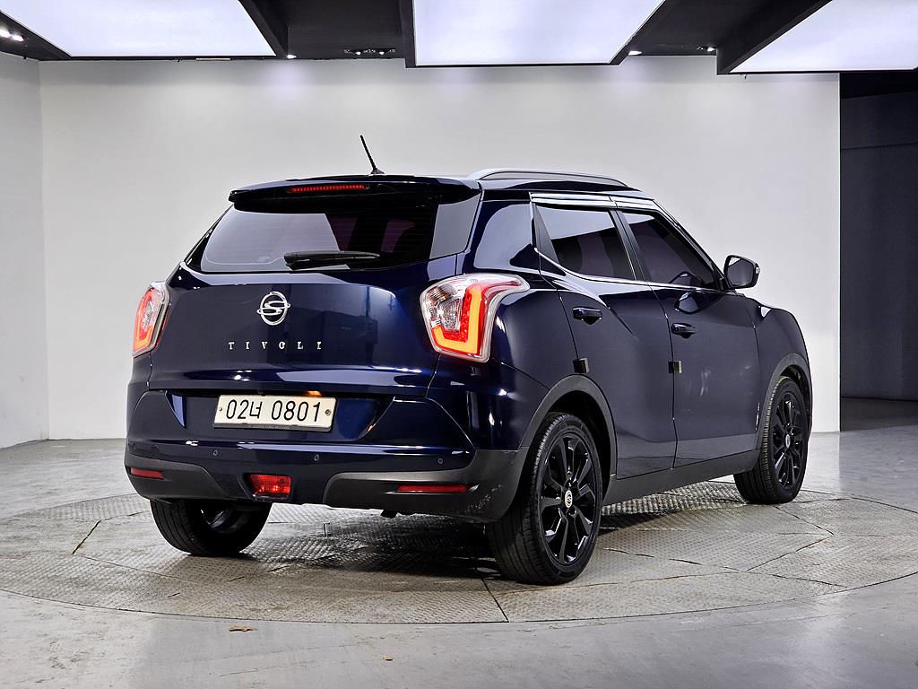 Ssangyong Tivoli - Vista 4