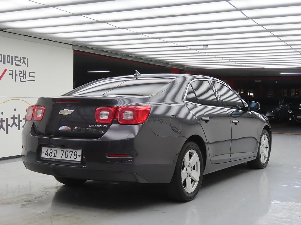 Chevrolet Malibu - Vista 4