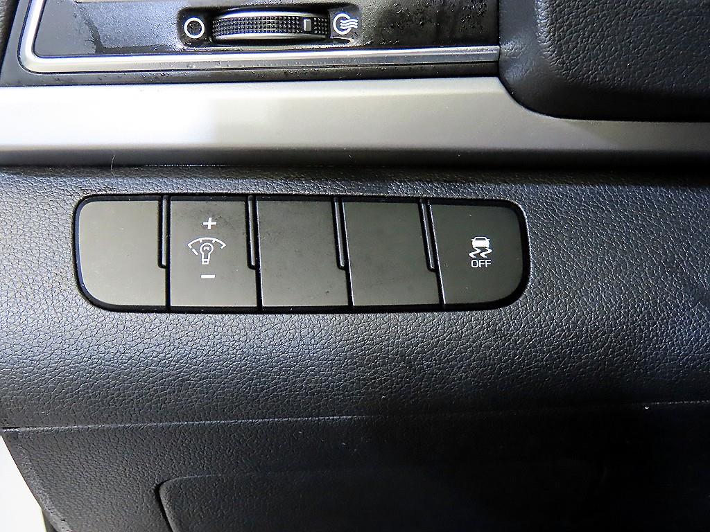 HYUNDAI Avante 2018 Blanco - Importación desde Corea - HF Imports Iquique - Foto 14