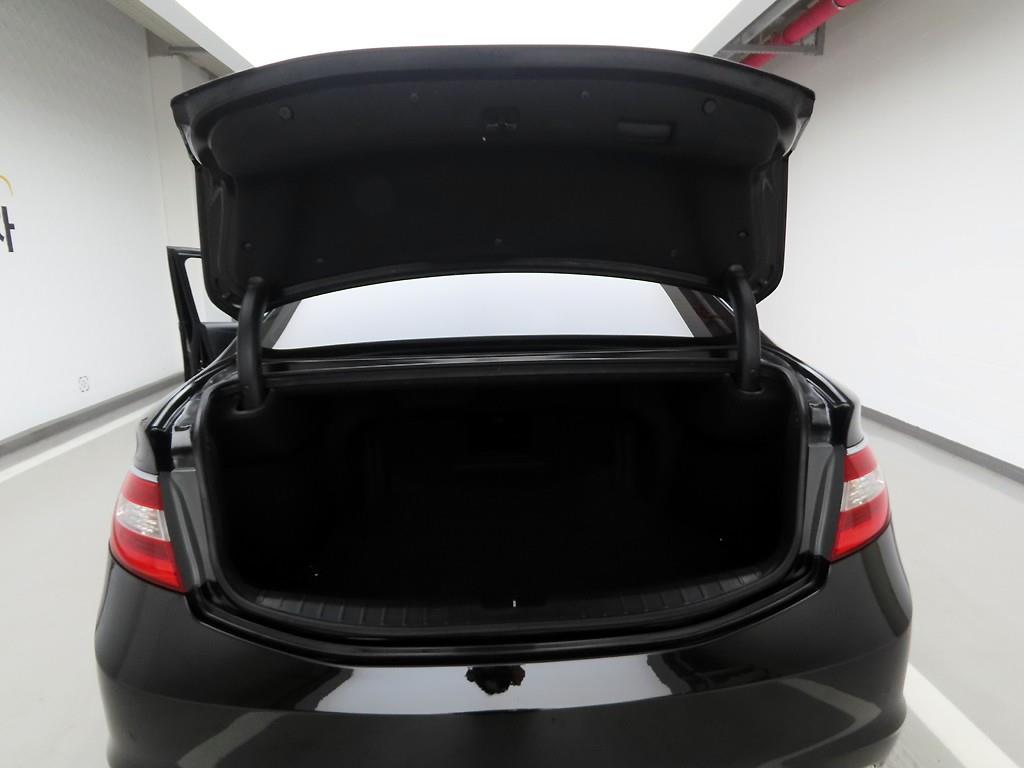 HYUNDAI Grandeur - Vista 5