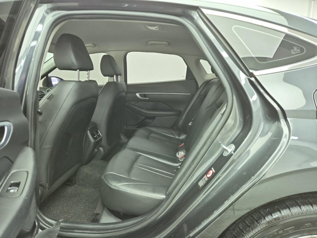 HYUNDAI Sonata - Vista 12