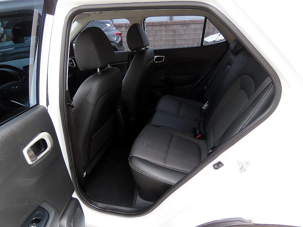 HYUNDAI Venue - Vista 6