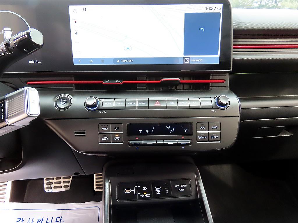 HYUNDAI Kona - Vista 12