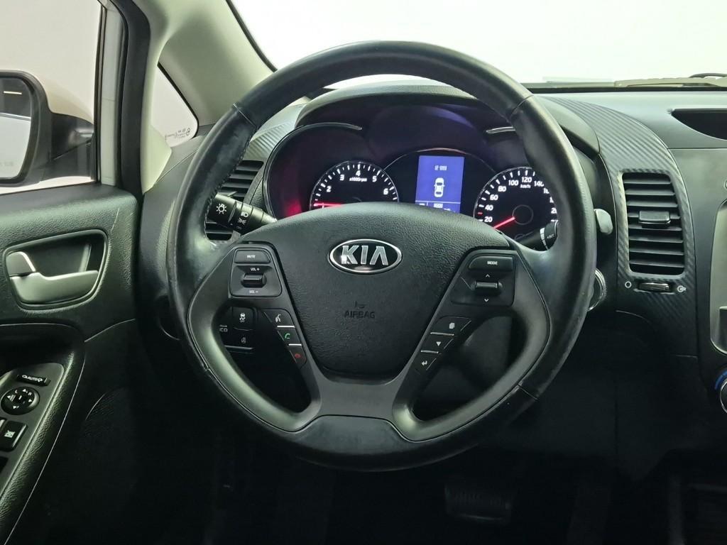 KIA K3 - Vista 9