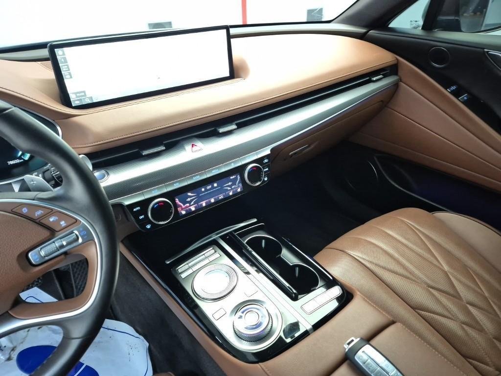 Genesis G80 - Vista 10