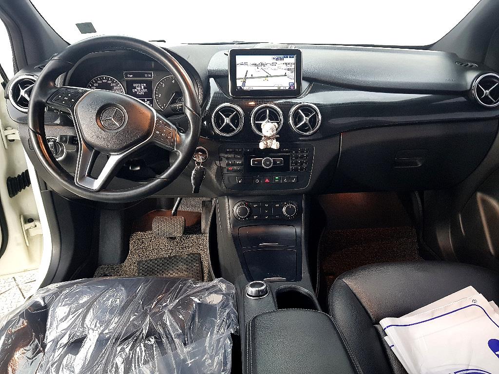 Mercedes Benz B Class (MY B) - Vista 5