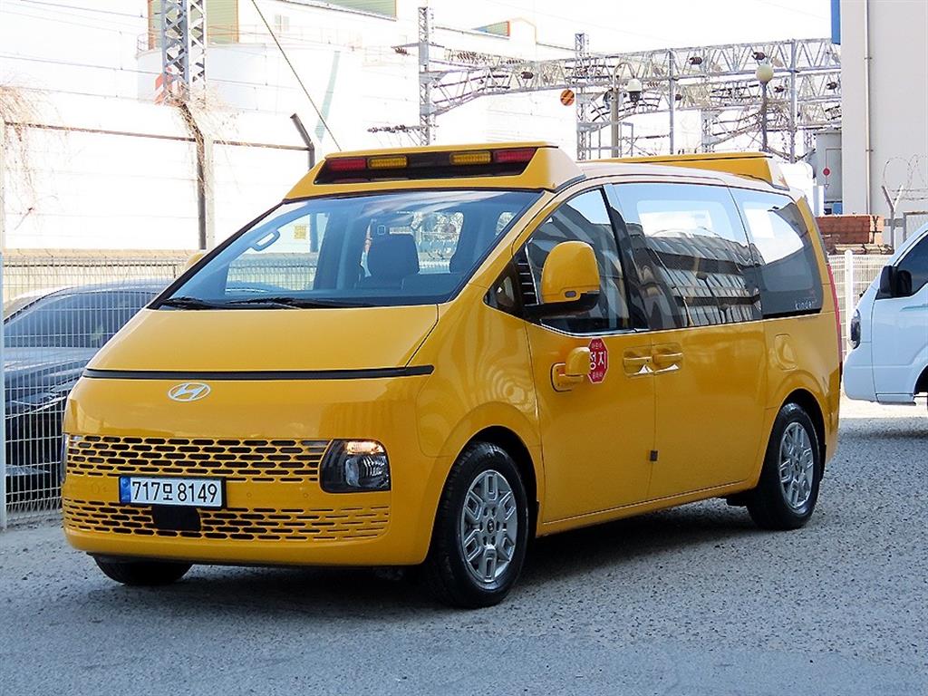 HYUNDAI Staria - Vista 2