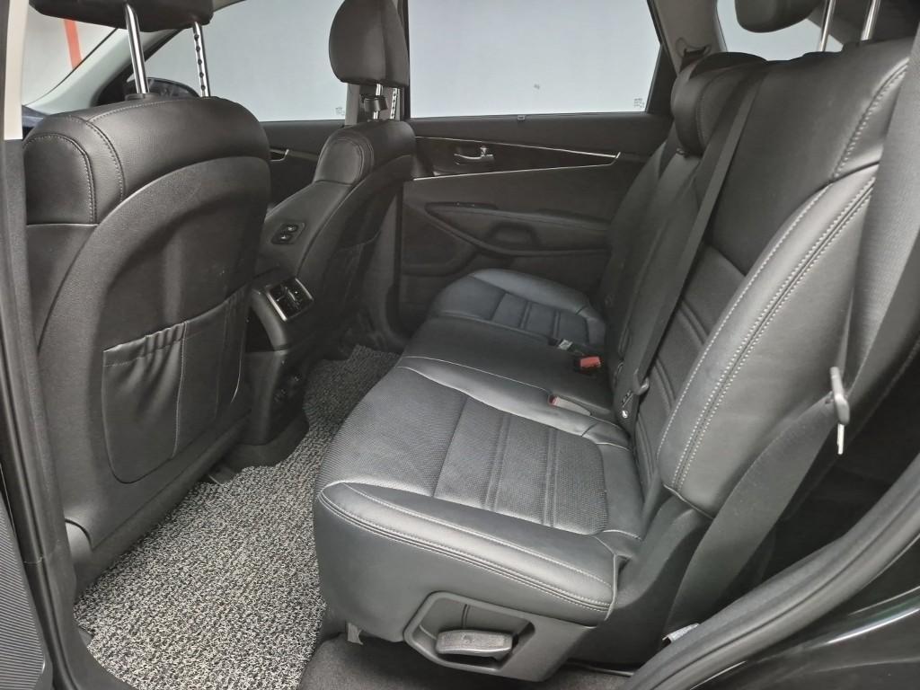 KIA Sorento - Vista 12