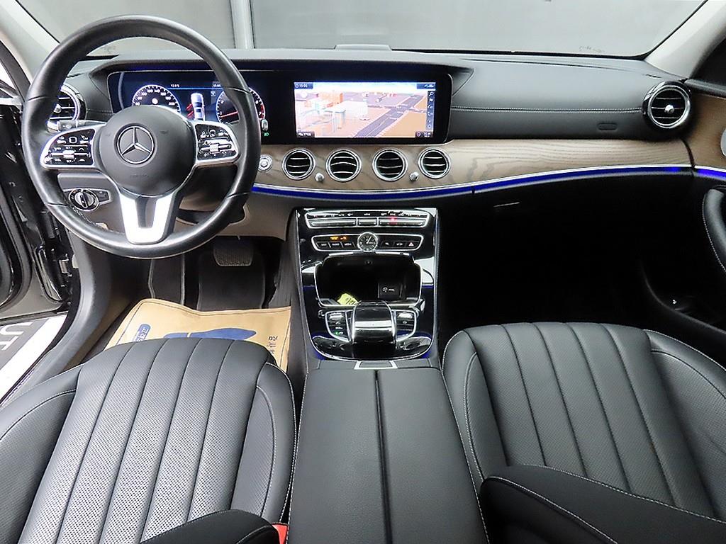 Mercedes Benz E class - Vista 7